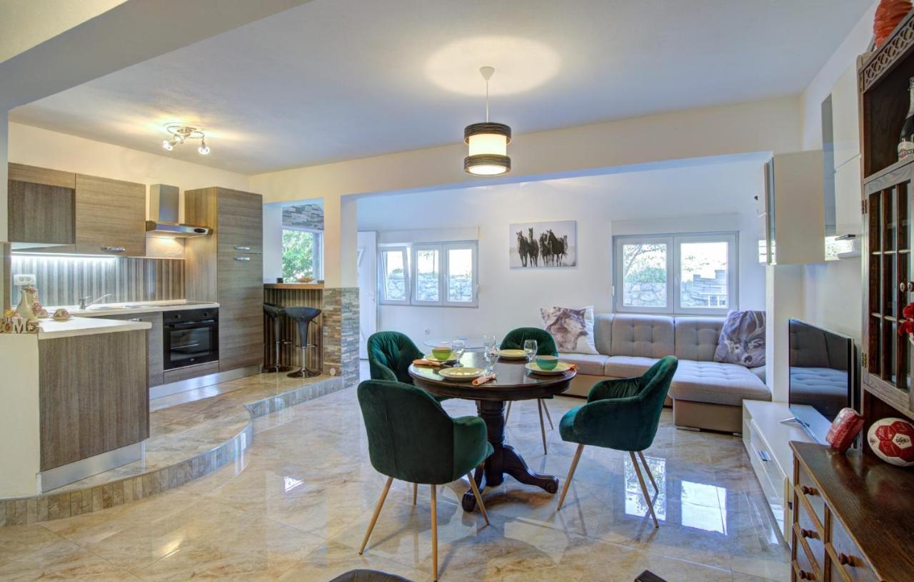 House Of Velebit Adria Apartment Сен Екстериор снимка